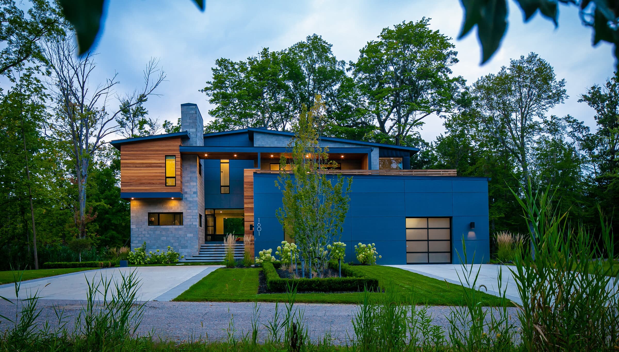 Modern Michigan residence by Roger Berent Architects